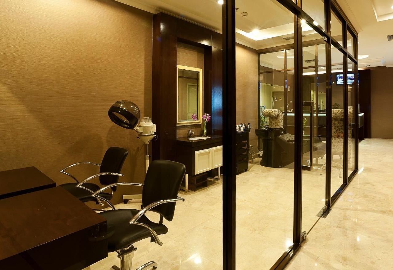 Royal Kuningan Hotel Jakarta Exterior foto