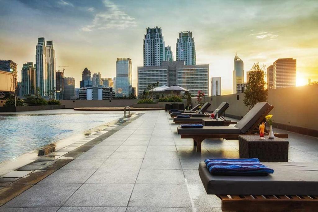 Royal Kuningan Hotel Jakarta Exterior foto