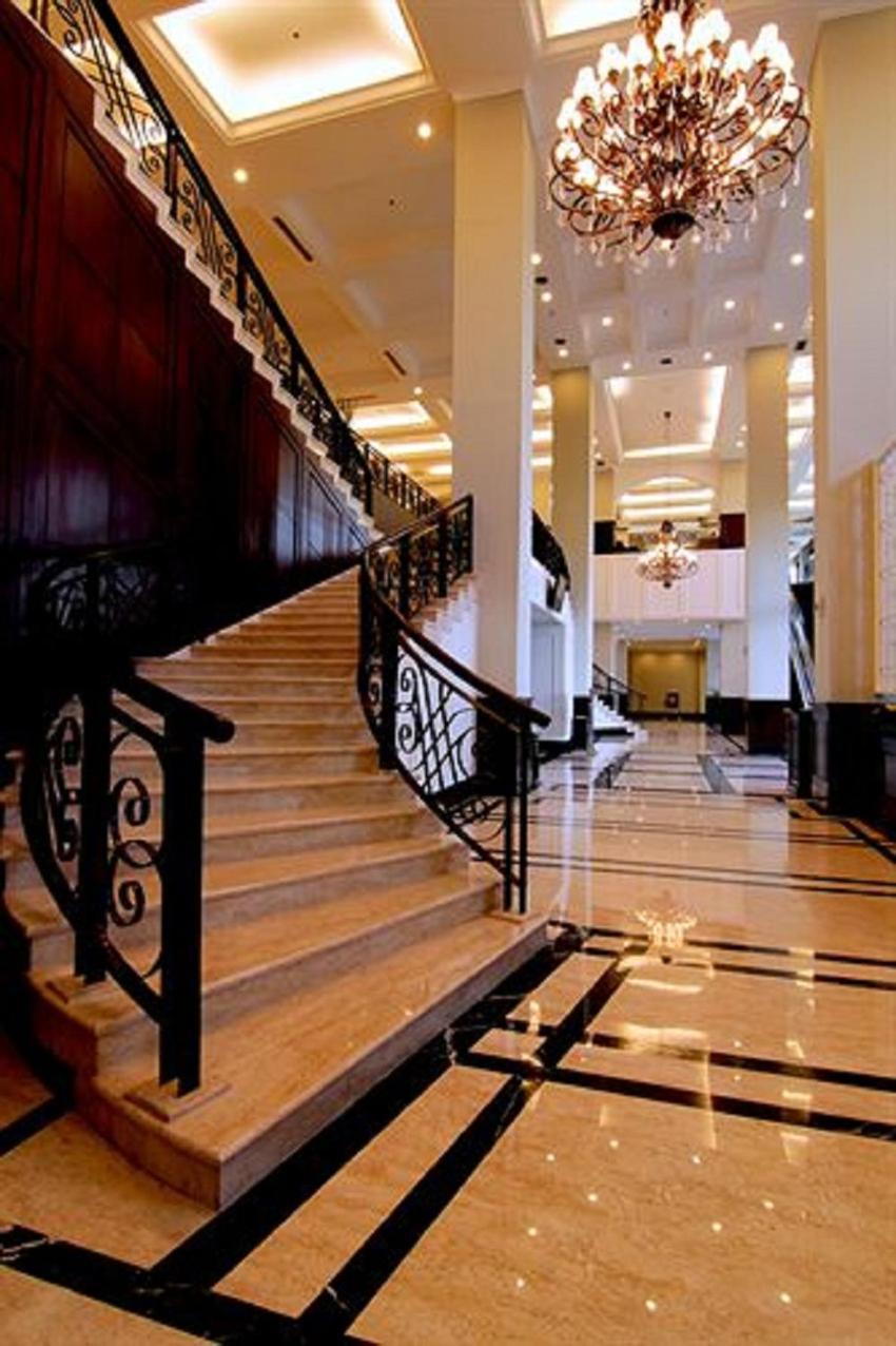 Royal Kuningan Hotel Jakarta Exterior foto