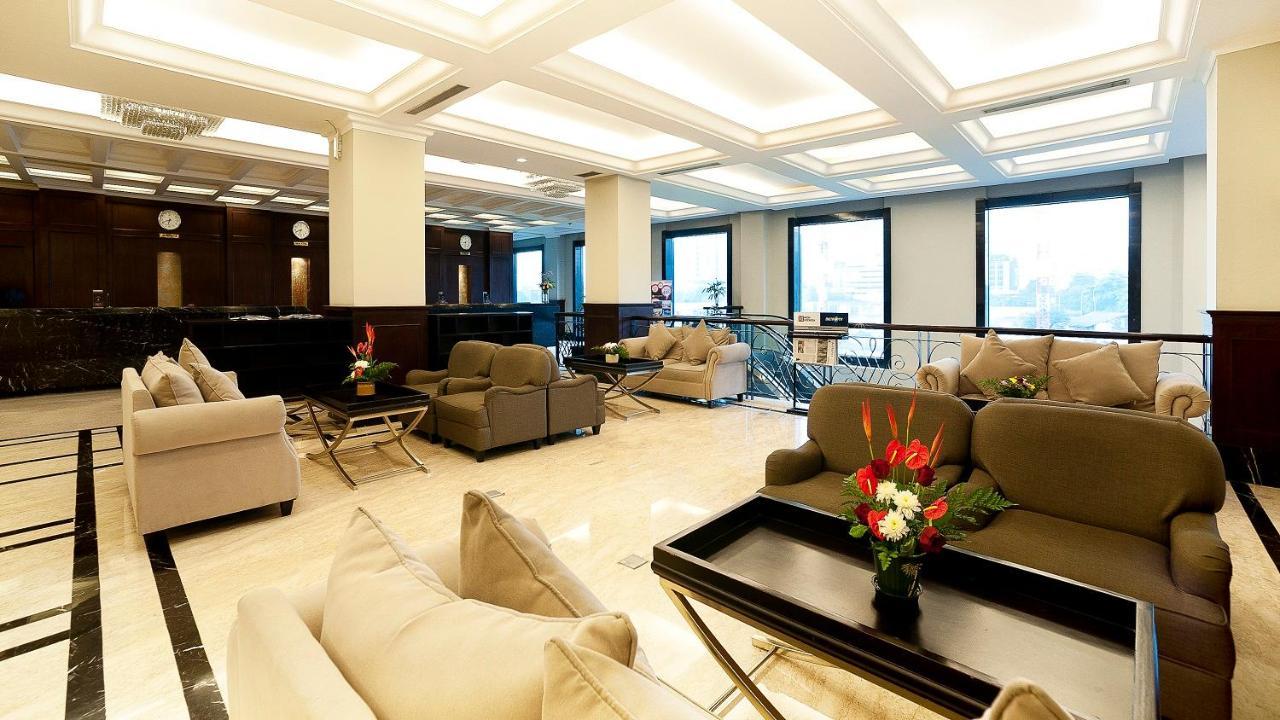 Royal Kuningan Hotel Jakarta Exterior foto