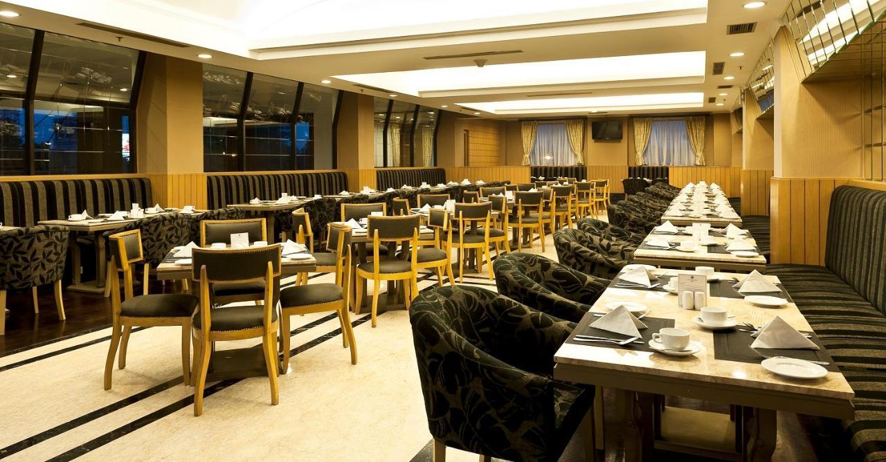 Royal Kuningan Hotel Jakarta Exterior foto