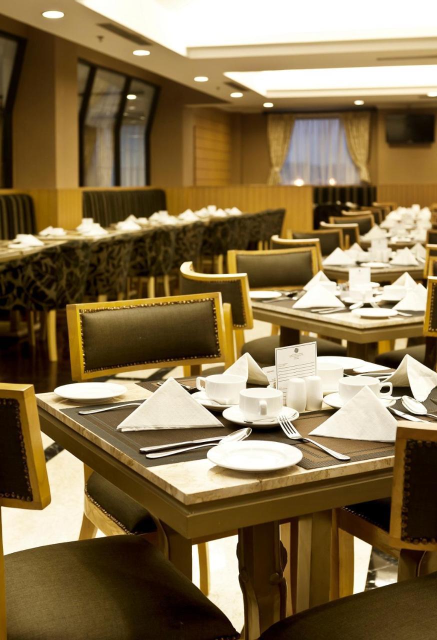 Royal Kuningan Hotel Jakarta Exterior foto